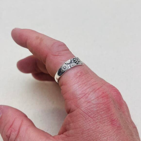 Y2k grunge silver engraved flower - Picture 5 of 8